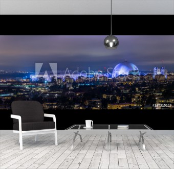 Afbeeldingen van Globen och Tele2 Arena syns p bilden